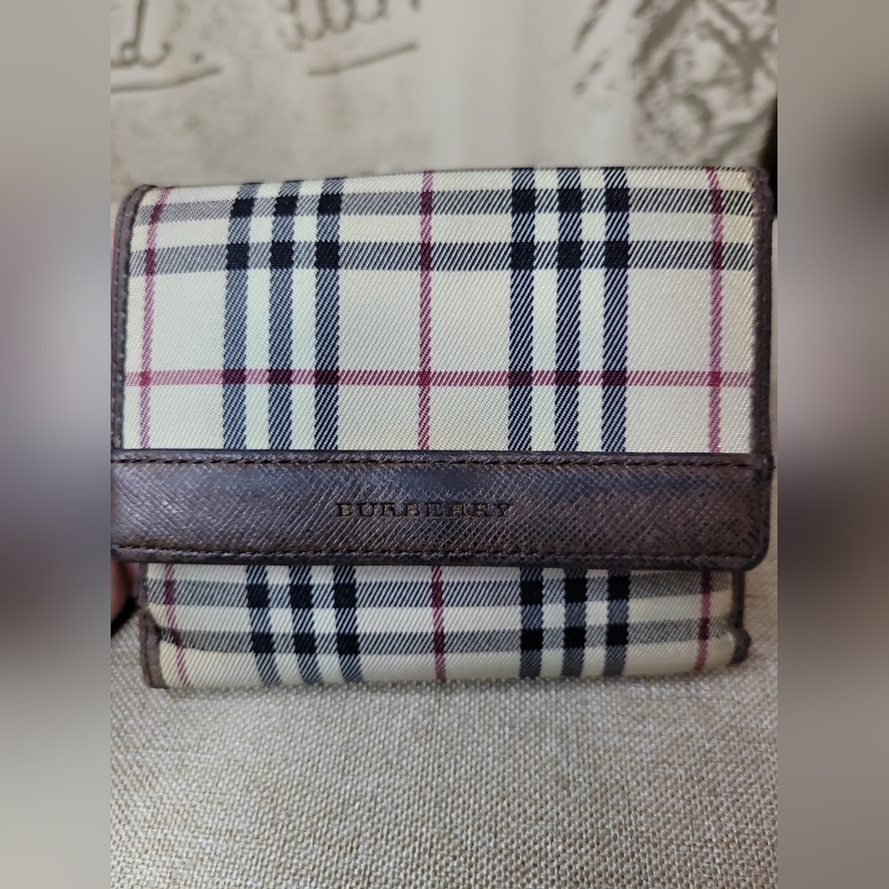 GUC, Ventage Burberry Nova Check Compact Wallet - Picture 8 of 8